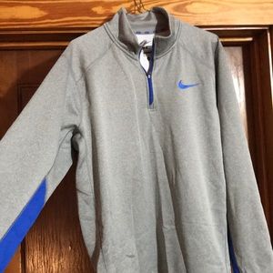 Nike Therma-Fit Quarter-zip shirt